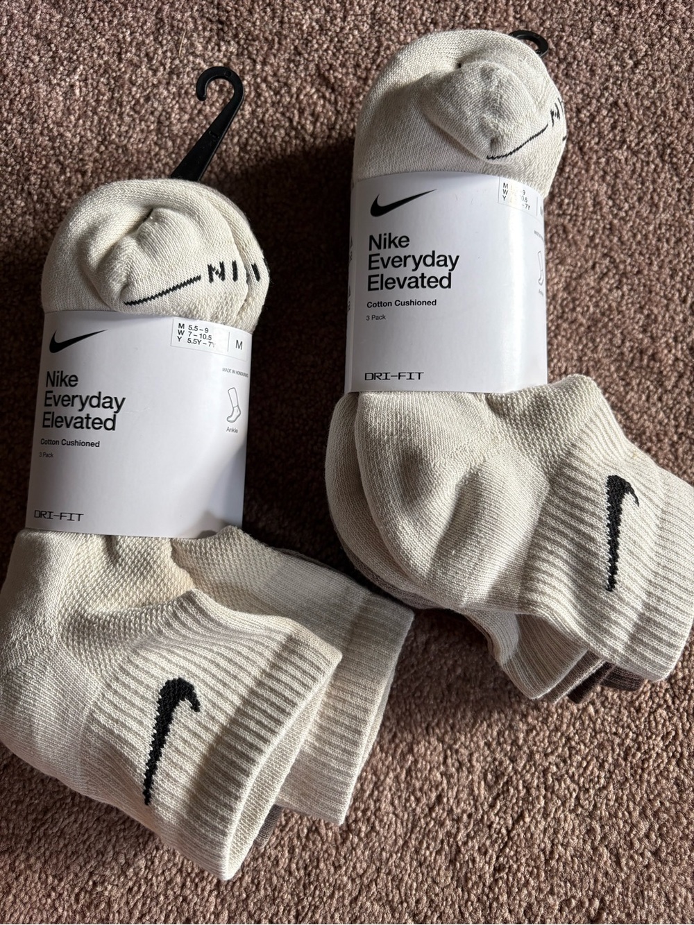 Nike Women’s set of 6 ankle socks medium NWT